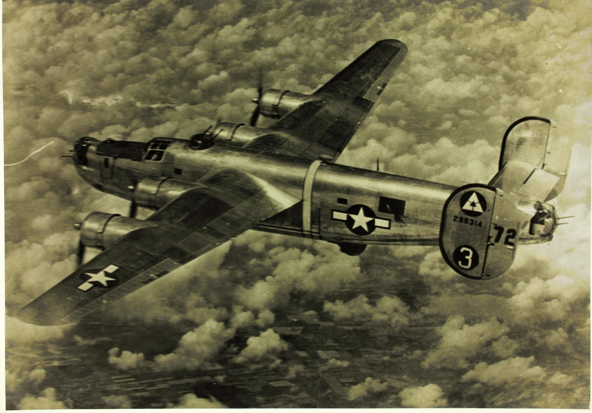 Example of a B-24 Bomber in WWII. "Twinkletoes," from the 716TH Squadron, 449th Bomb Group. (Courtesy https://449th.com/collins-crew/ )