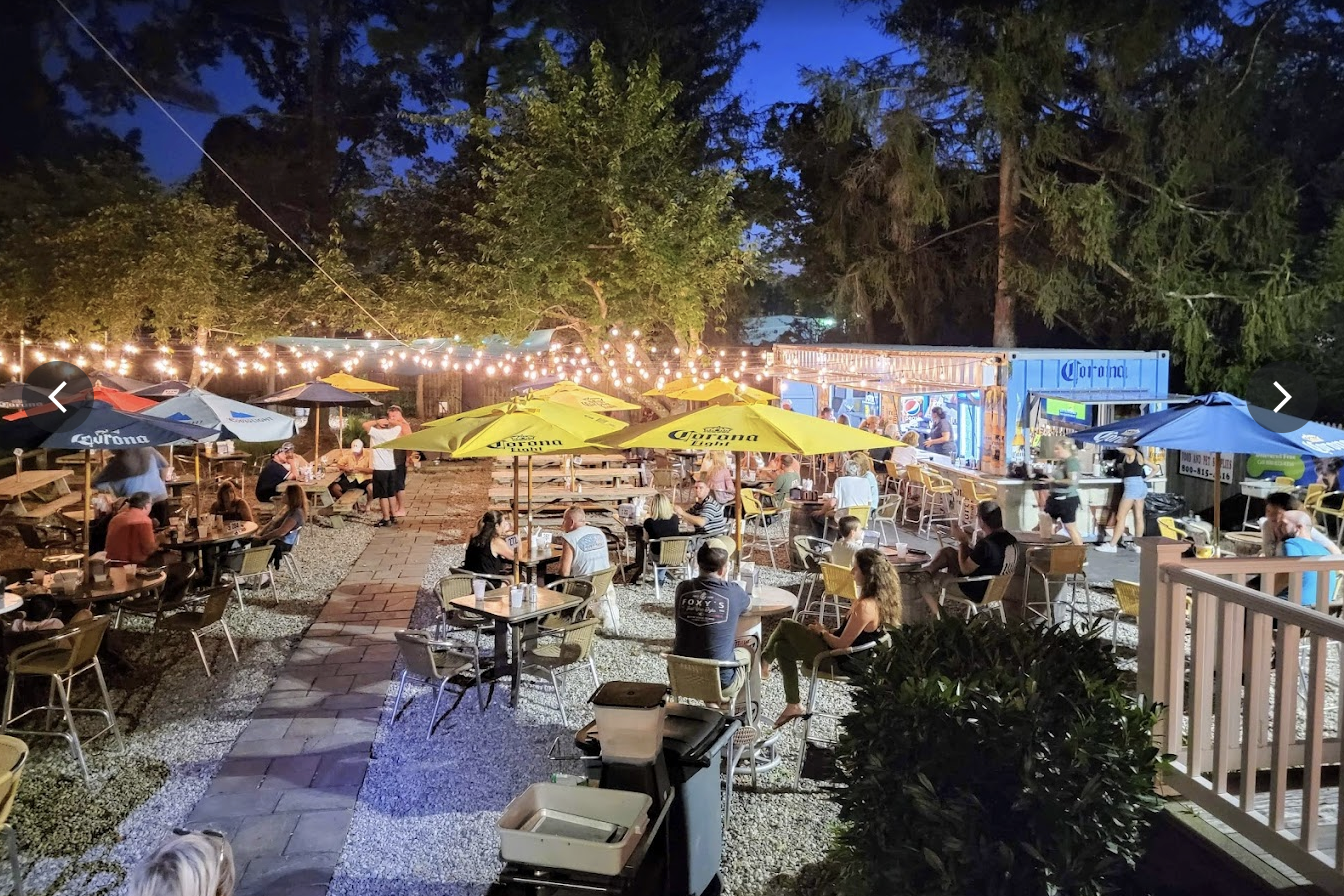 Woody's Roadside Tavern - Farmingdale, NJ