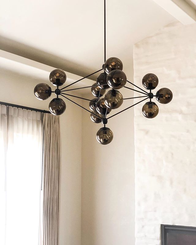 #ingoodFORM: nothing substitutes for fine details, craftsmanship, and beautiful materials. #Lighting and #draperies going in at our contemporary Mediterranean project. . . .
#whatadifferenceadaymakes #fineplaster #mineralplaster #benchmadelighting
