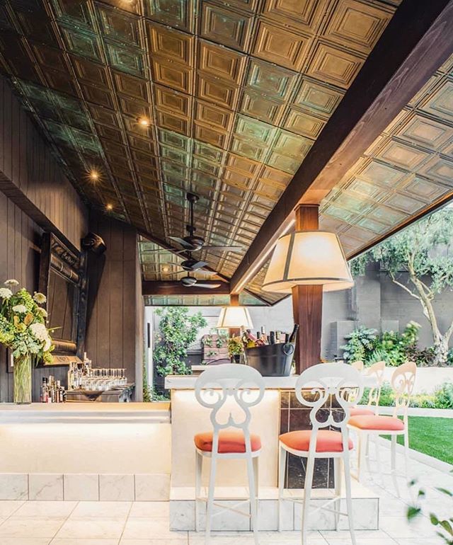 #ingoodFORM: the bar at Catelli’s Restaurant in #SonomaCounty, designed by @form_dsgnstudio, beckons...grab a summer drink!
. . .
#Repost @catellisrestaurant
・・・
Cheers! 🍸🥂