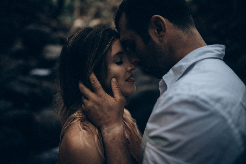 Intimate Couples Session Hawaii - Destination Photographer (4 of 51).jpg