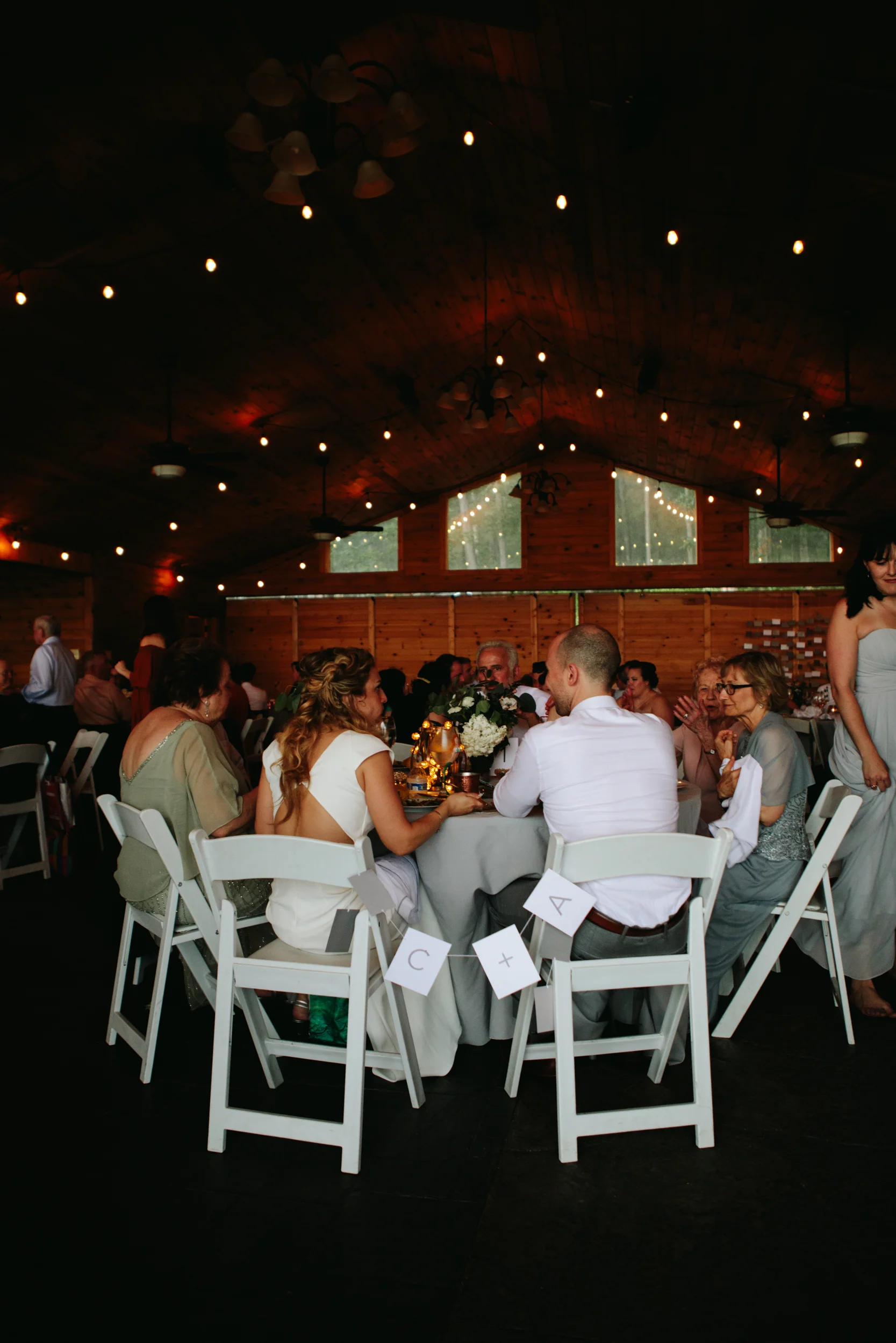 modern-woodsy-wedding-2-5.jpg