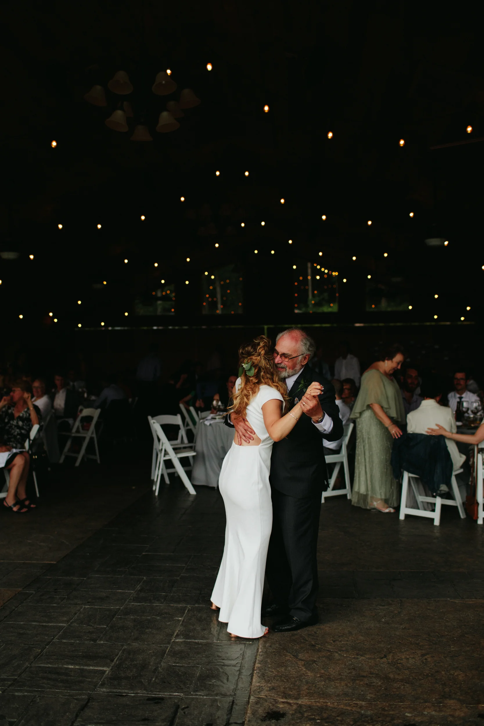 modern-wedding-couple-dance-2-2.jpg