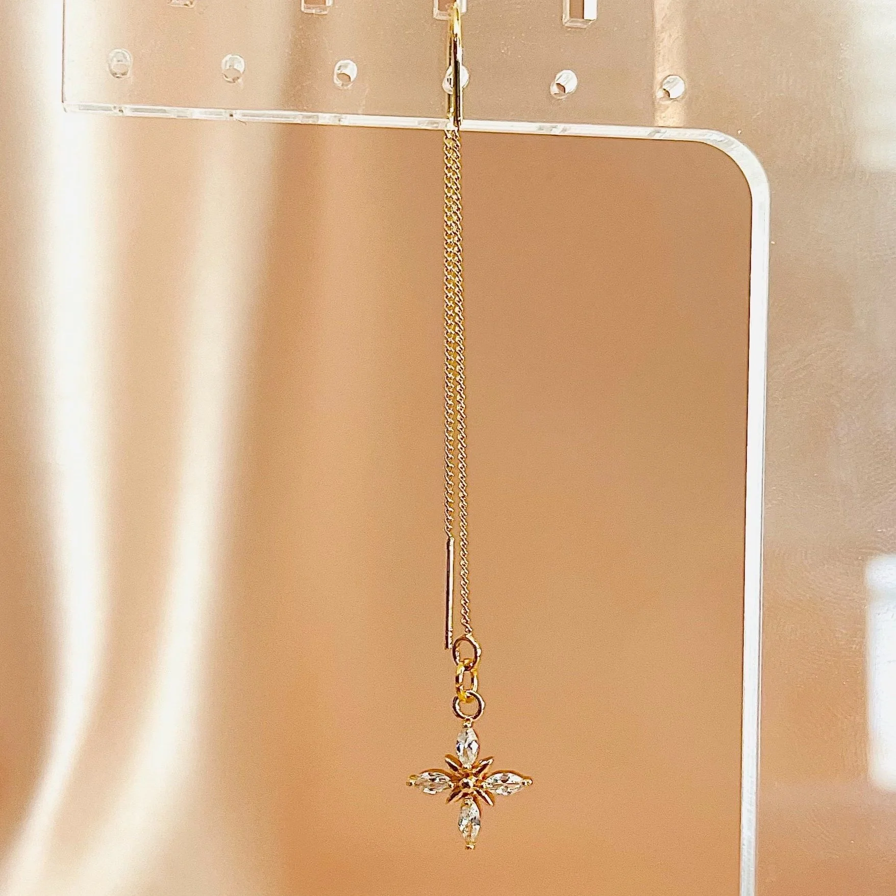 The Crystal Clover Ear Threader