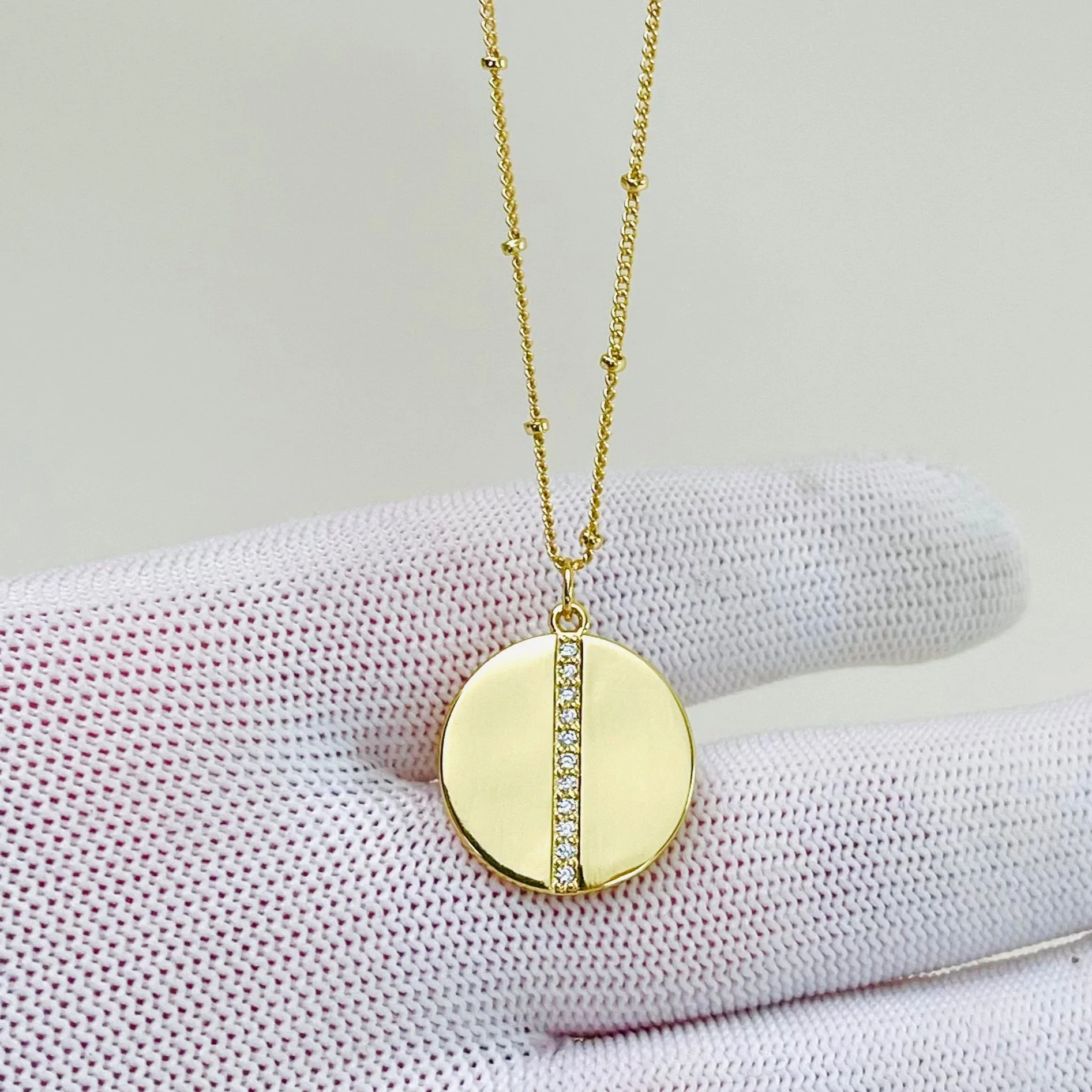 Golden Crystal Line Round Pendant