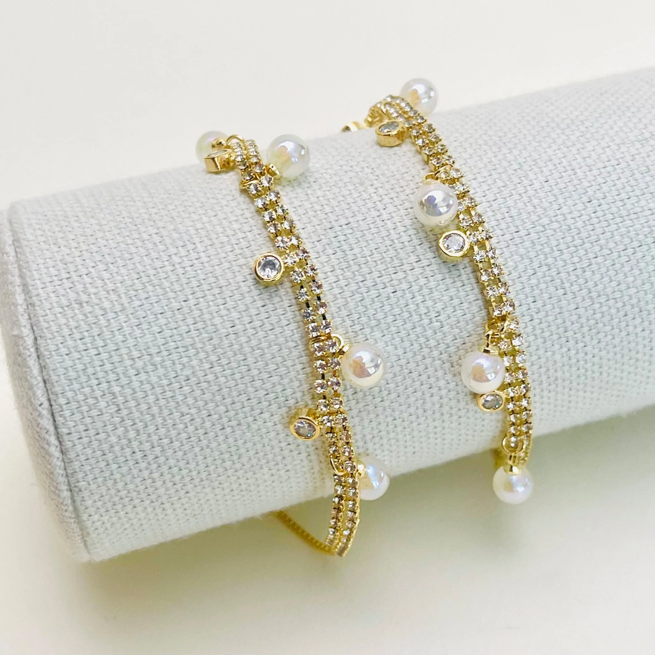 Crystal and Pearl Staggered Tennis Bracelet