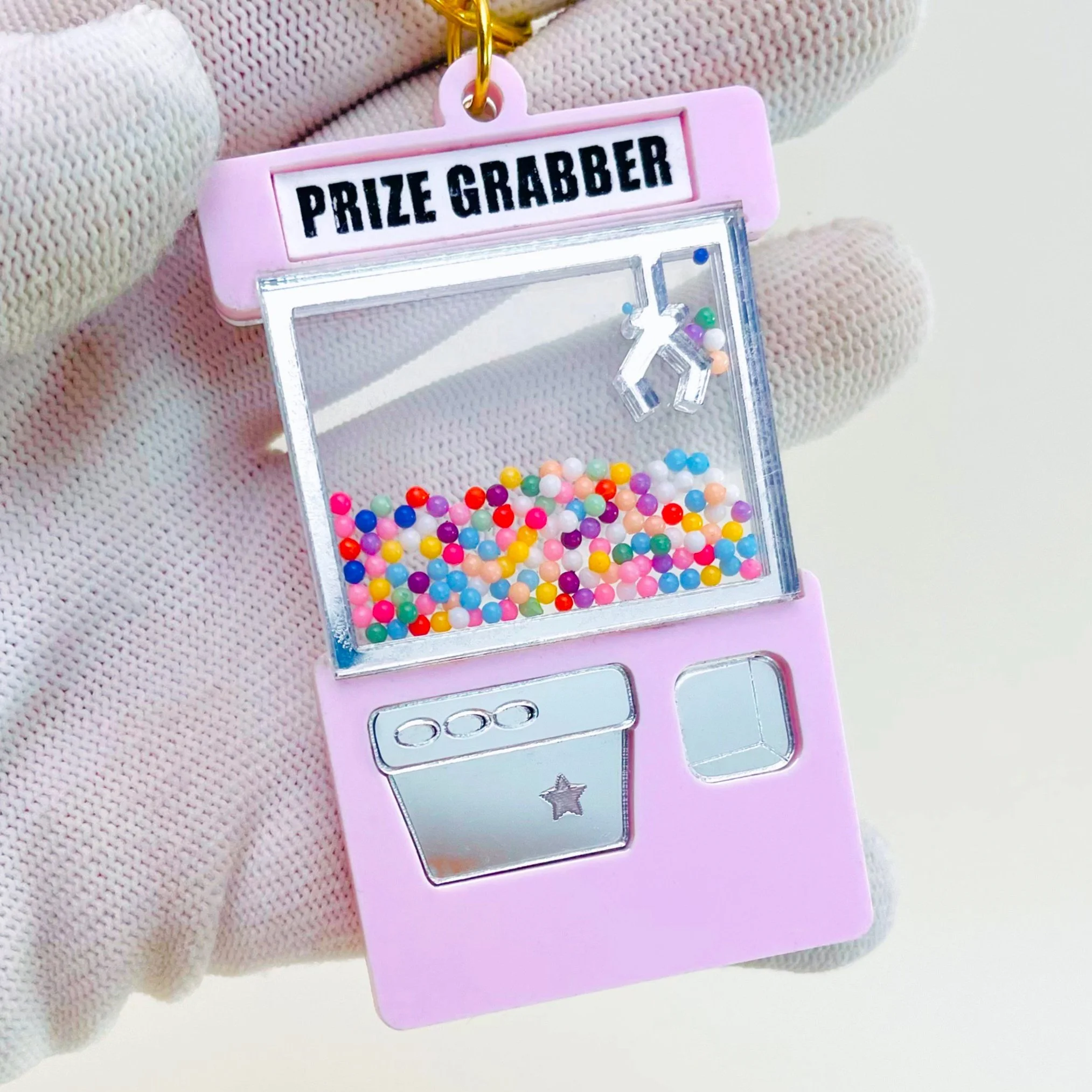 Prize Grabber Machine (Interactive Shaker)