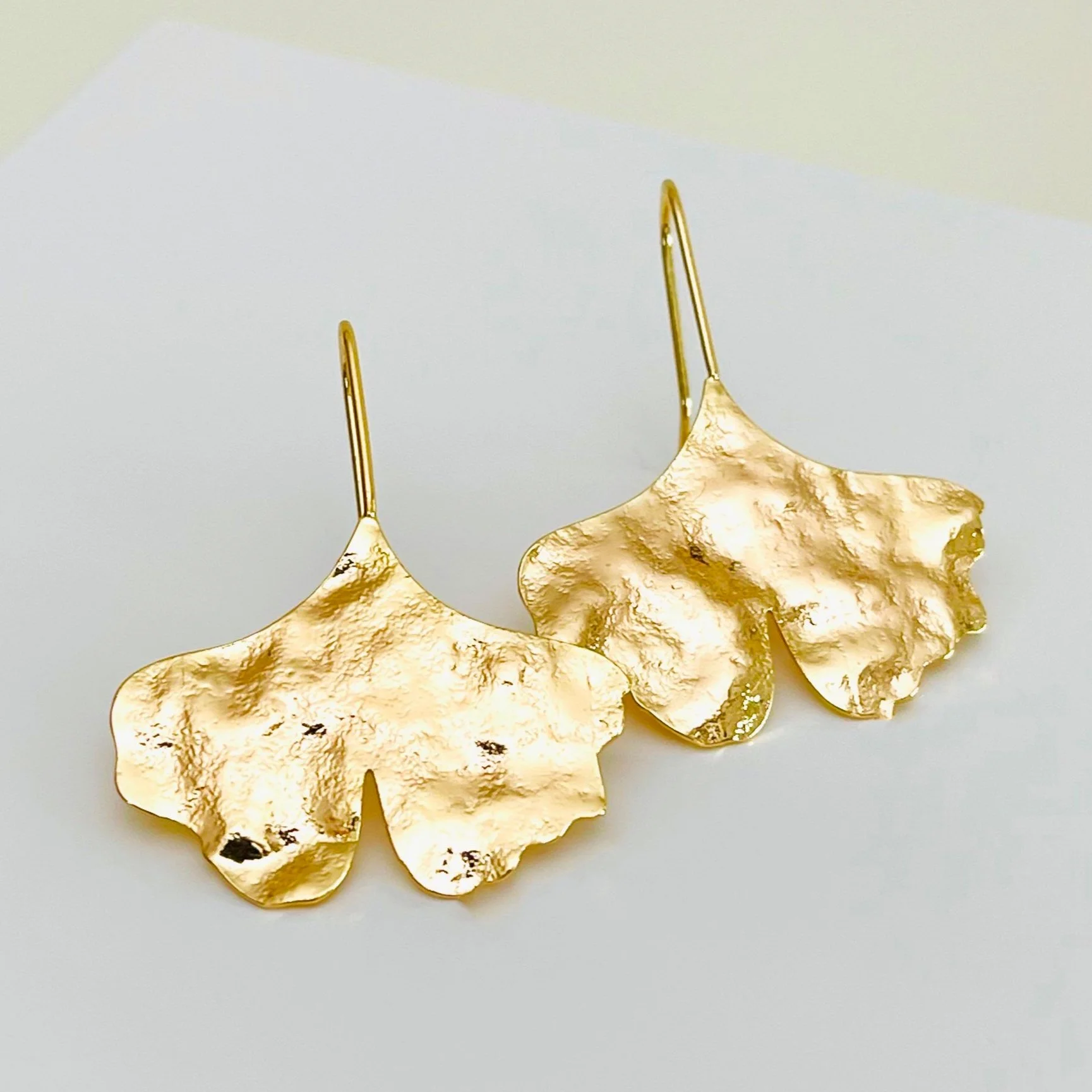The Golden Ginkgo Leaf Drops