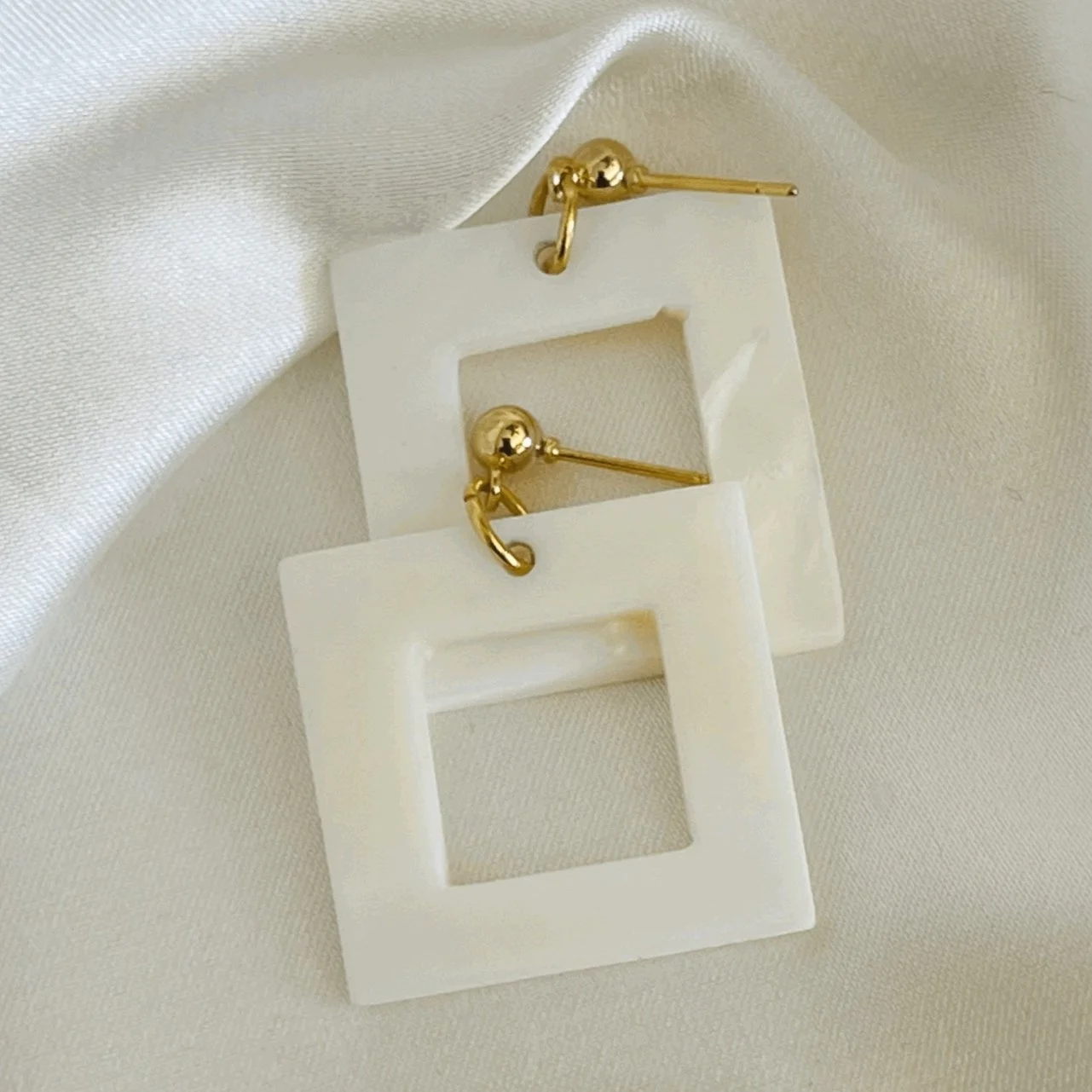 Mother of Pearl Square Drops