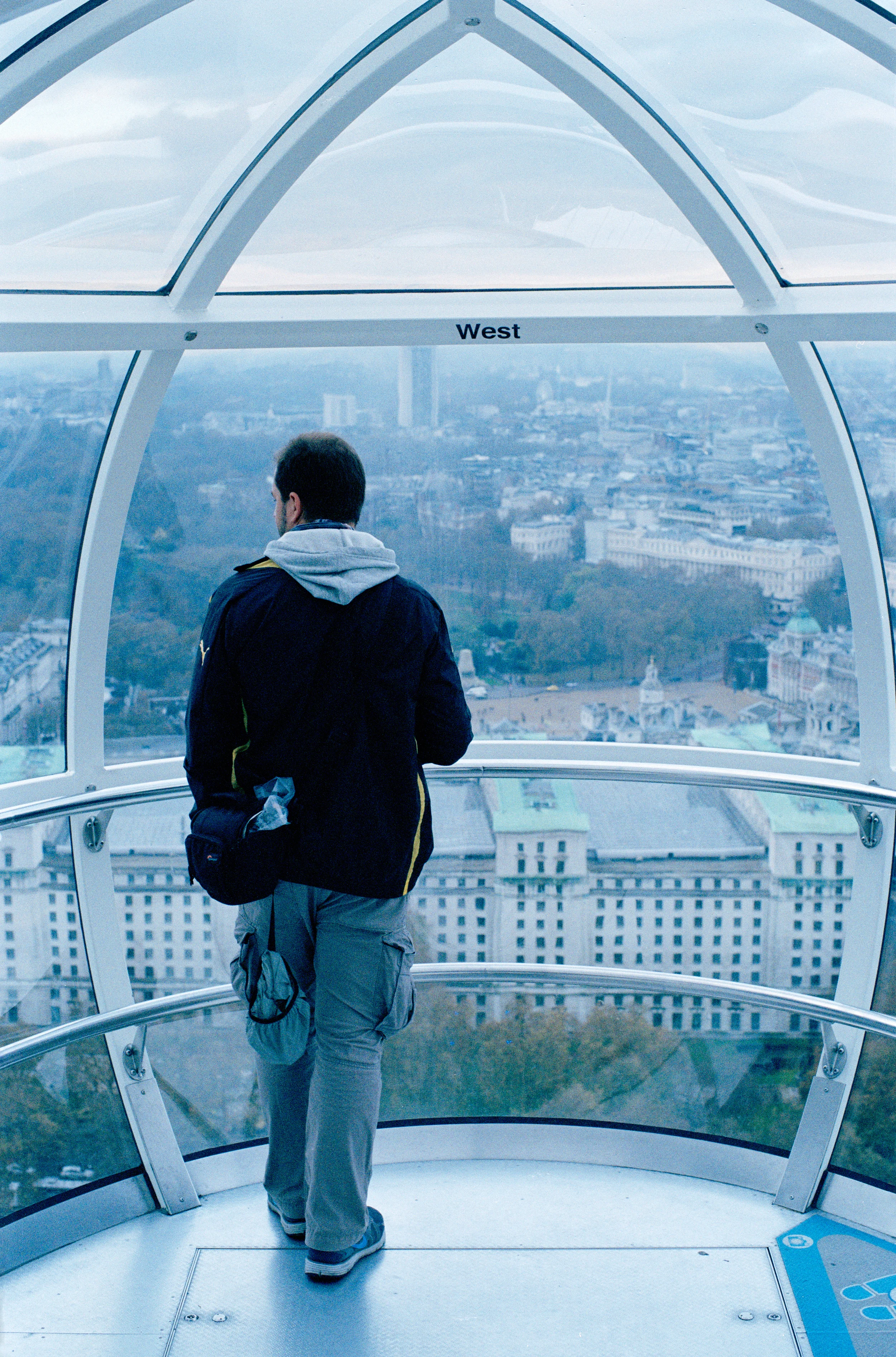 london016.jpg