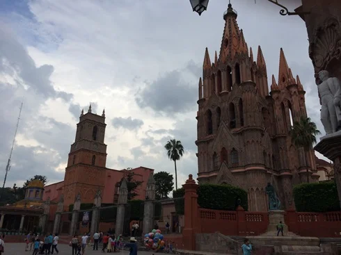 Lots of families hanging out in the town center (aka Zocalo).