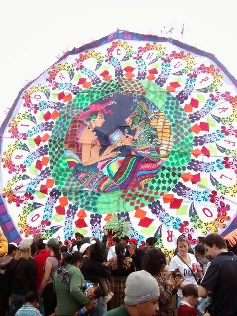 The Dragon kite, probably Tag's favorite. Look carefully at the bottom and you can see a 3D dragon head sticking out. Clearly the woman depicted in the kite is pre-children. 