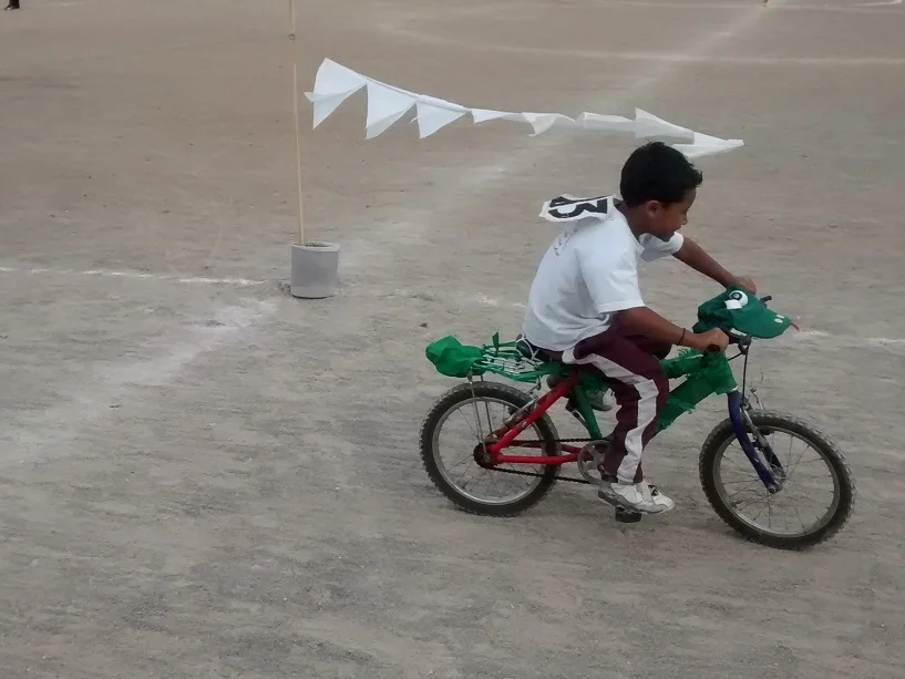 Some kids were faster than others (must have been the green snake that adorned his bike).