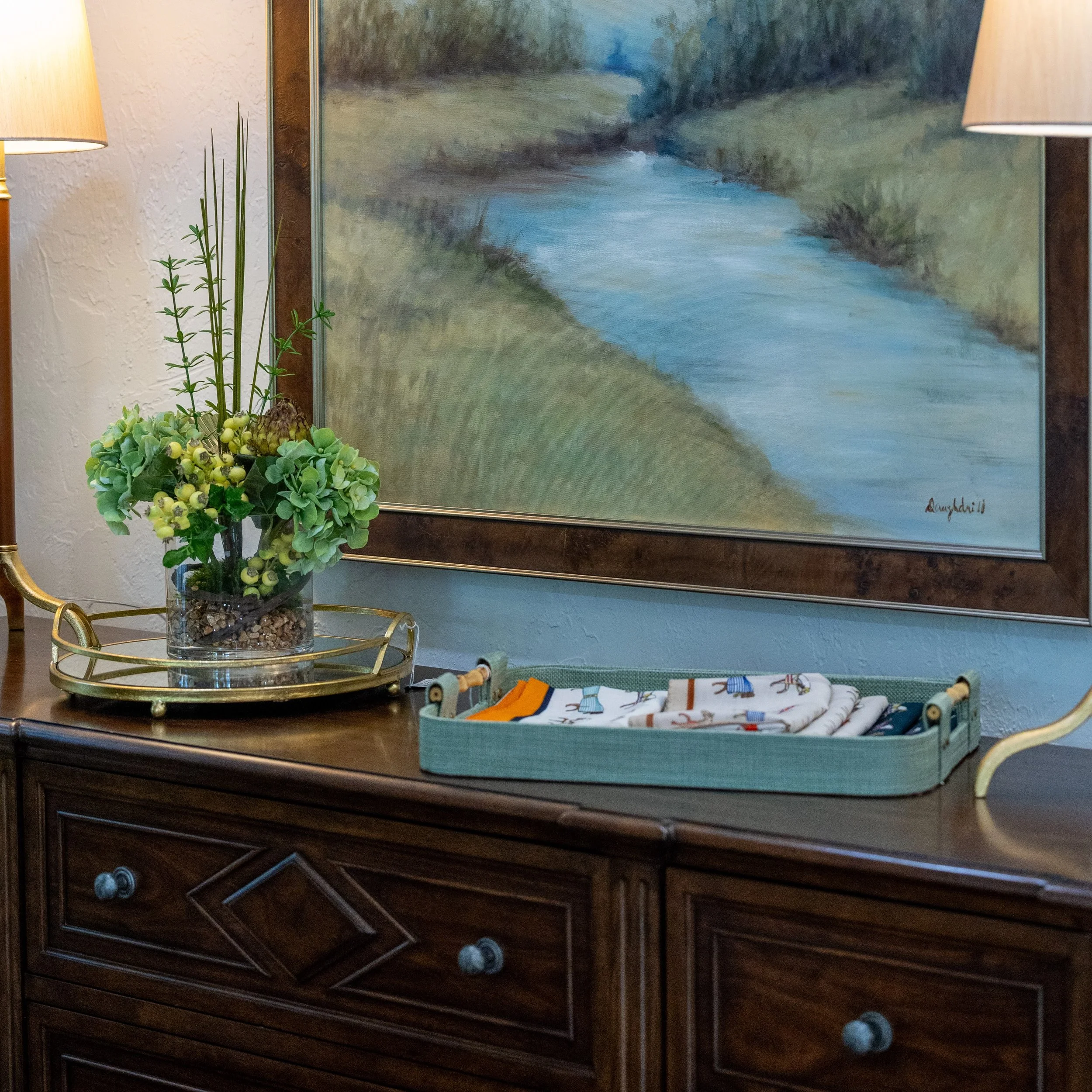 A quiet moment of timeless beauty at The Summer House. ✨

Soft blues, natural textures, and classic details come together to create a space that feels both refined and effortlessly inviting.

#highlandsnc #northcarolinafurniture #northcarolinainterio
