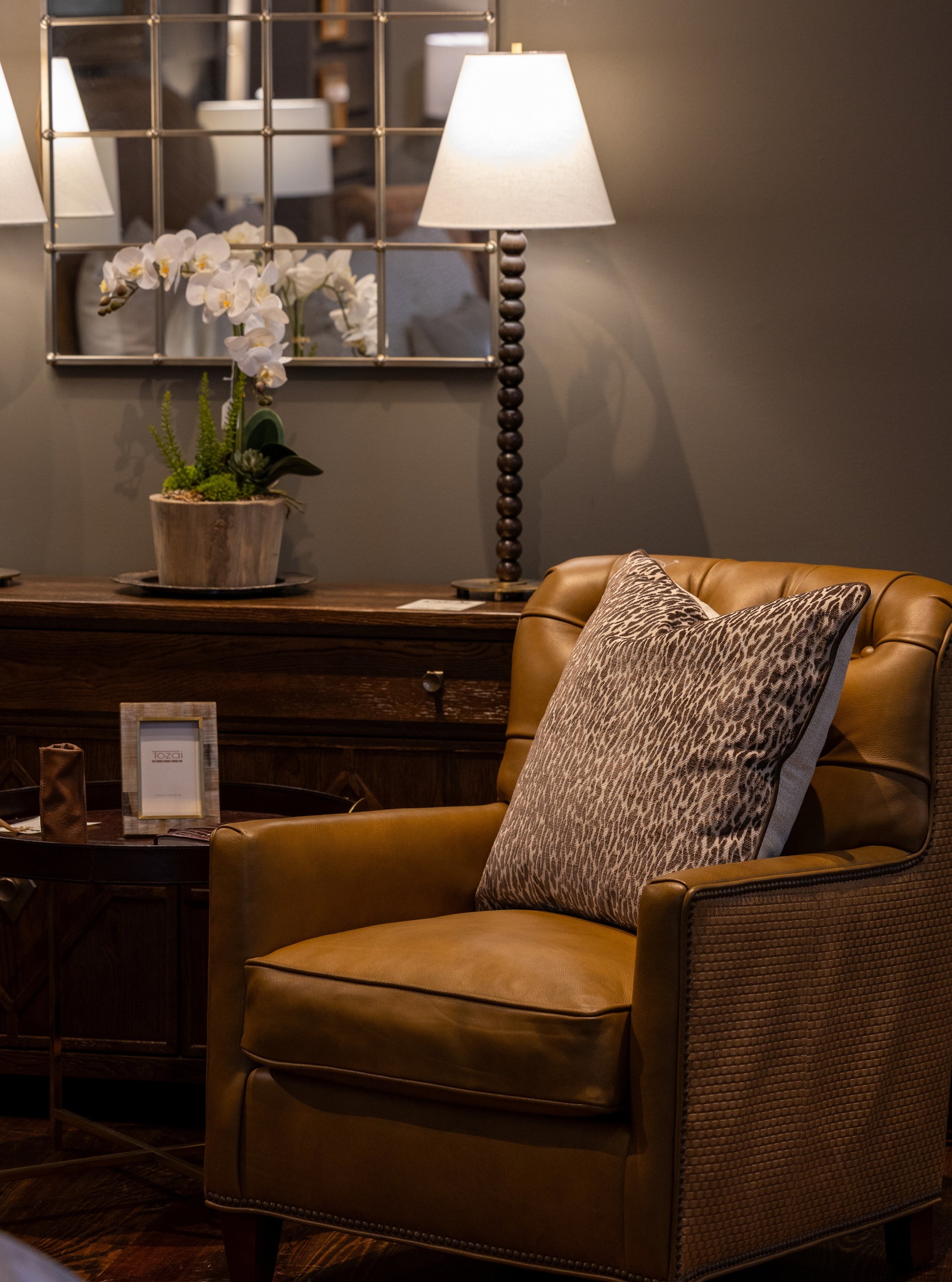 Timeless textures. Warm tones. Effortless comfort. 🤎

#TheSummerHouse #InteriorDesign #HomeDecor #highlandsnc #cashiersnc