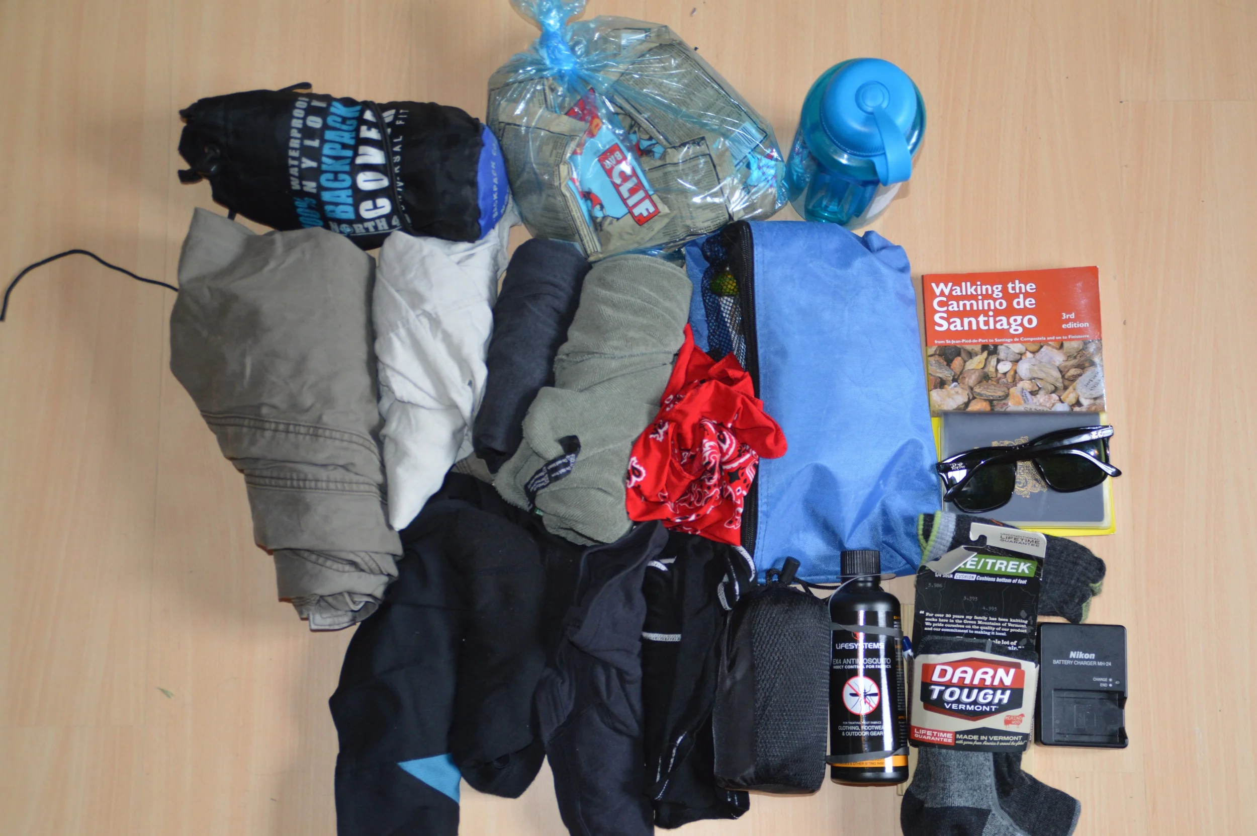 I also brought 1kg of Clif Bars. They were gone by day 4.
