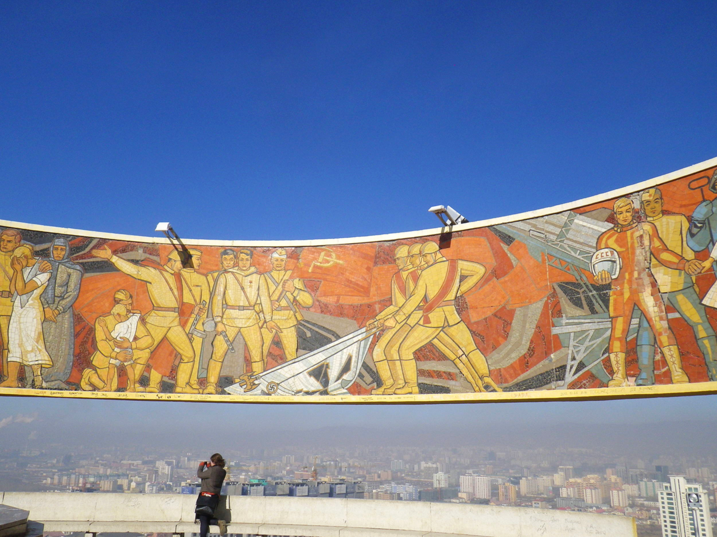 Budget travel in Mongolia. Ulaanbaatar pollution. Backpacking Mongolia.