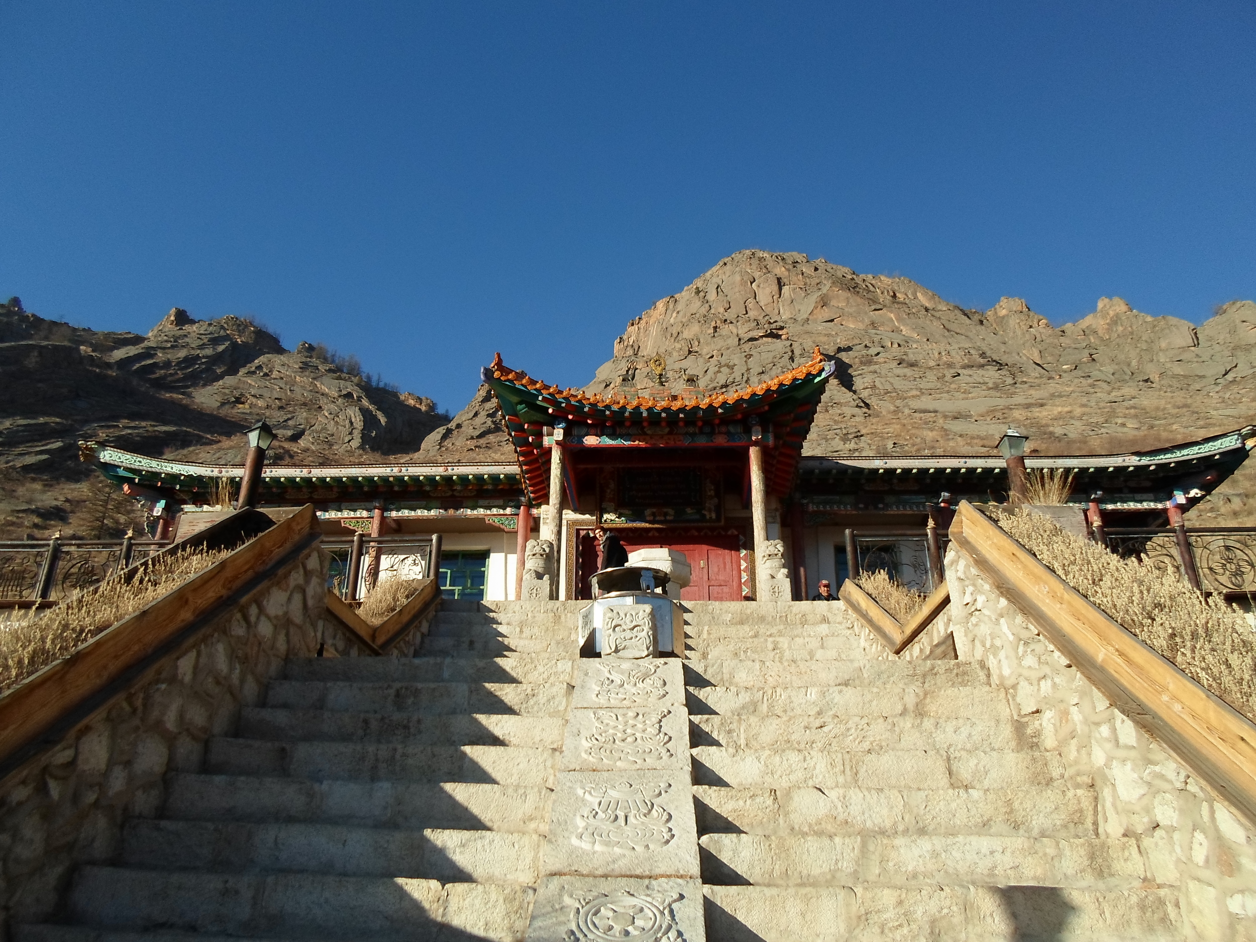 Budget travel in Mongolia. Backpacking Mongolia. Hiking in Mongolia. 