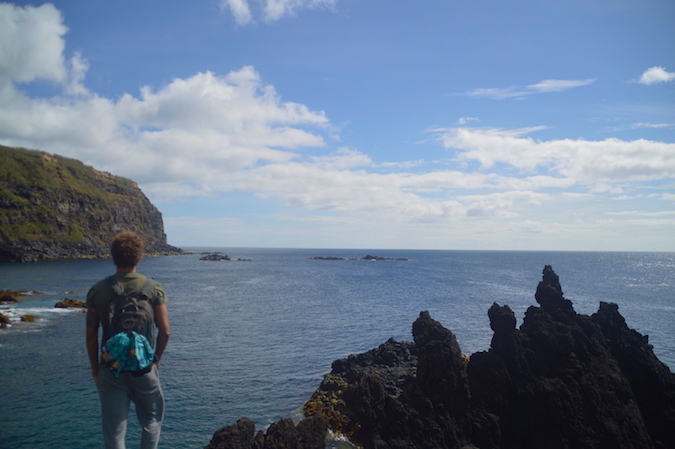 travel with strangers