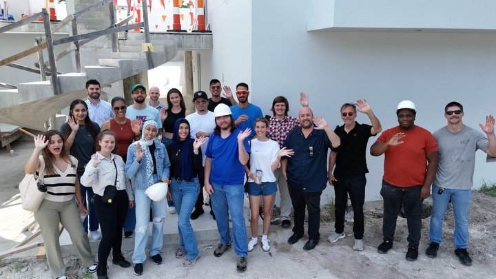 Here are some more photos from the @floridaatlantic @fausoa school of architecture student walk through of our project Danza Cubica on Siesta Key! 
Builder @synergybuilding. 

Kudos 📸 @djwcphoto. 

#siestakey #floridaarchitecture #architecturestuden