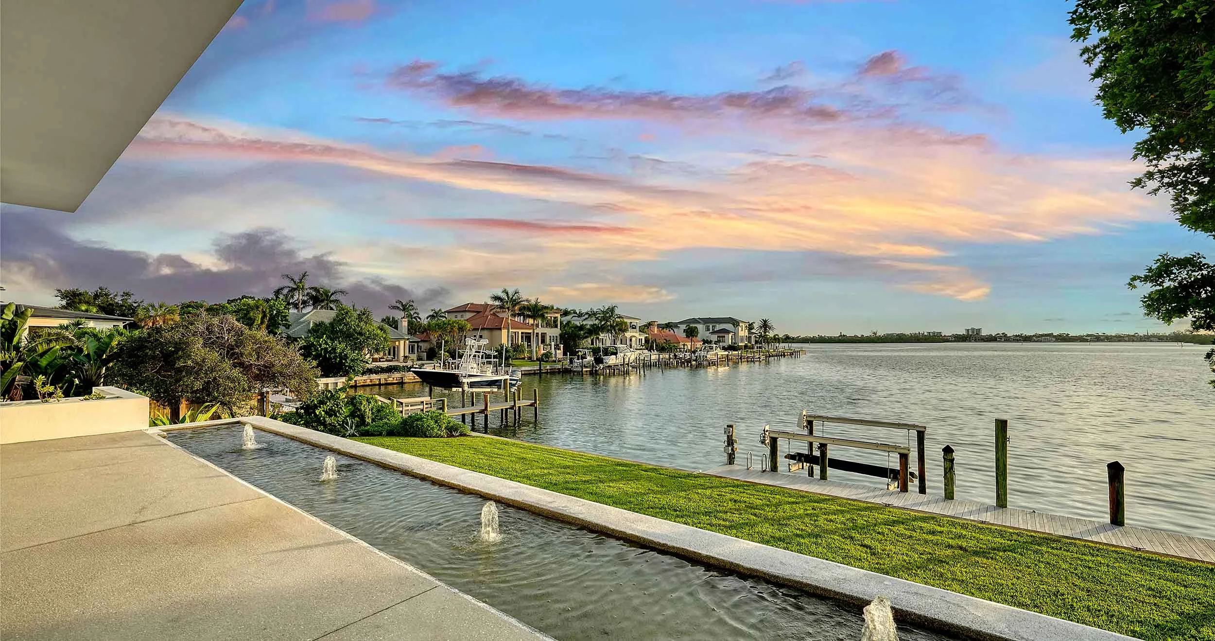 modern-waterfront-architecture-sarasota-florida.jpg