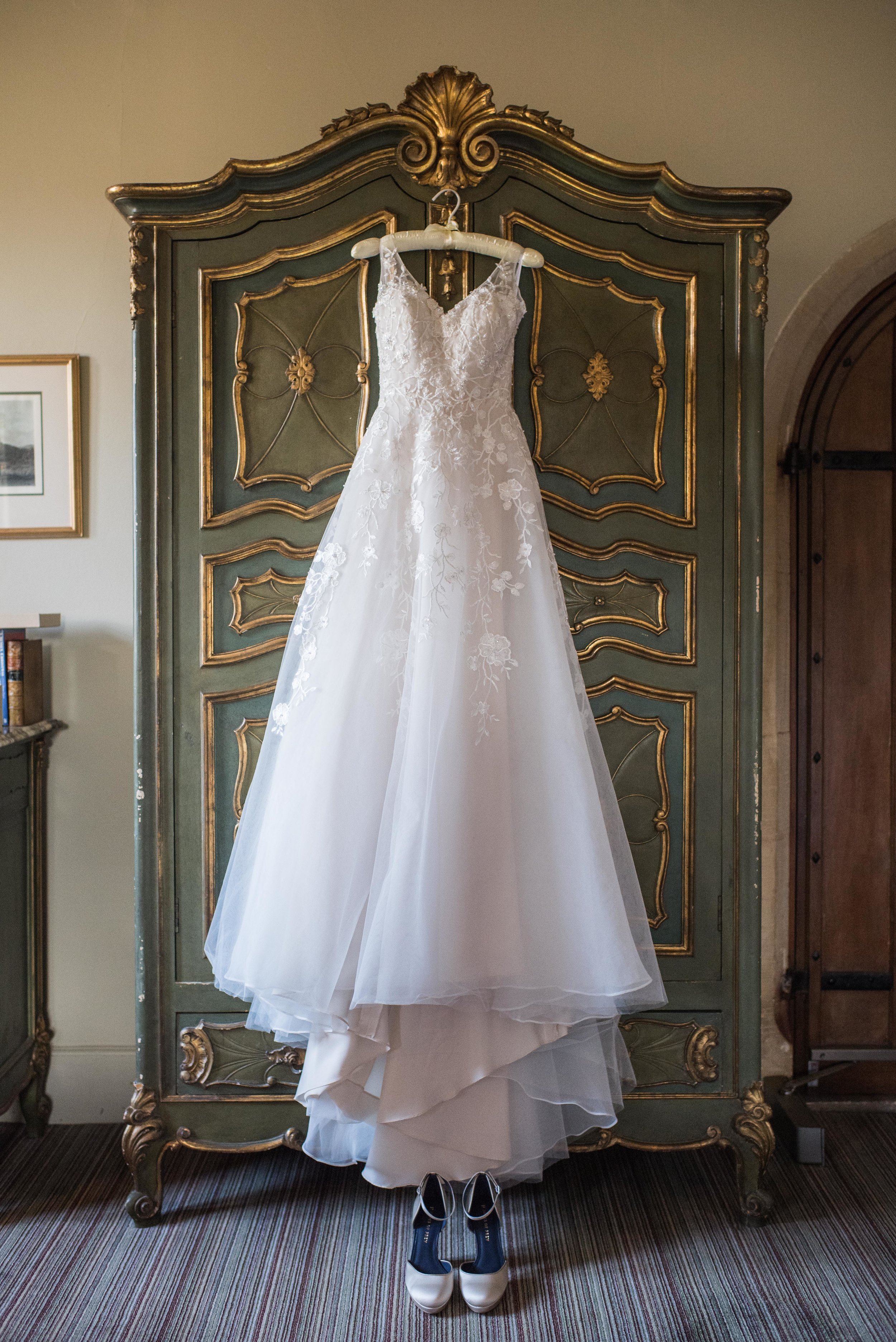 Emma&LeeWed_Medium (9 of 242).jpg
