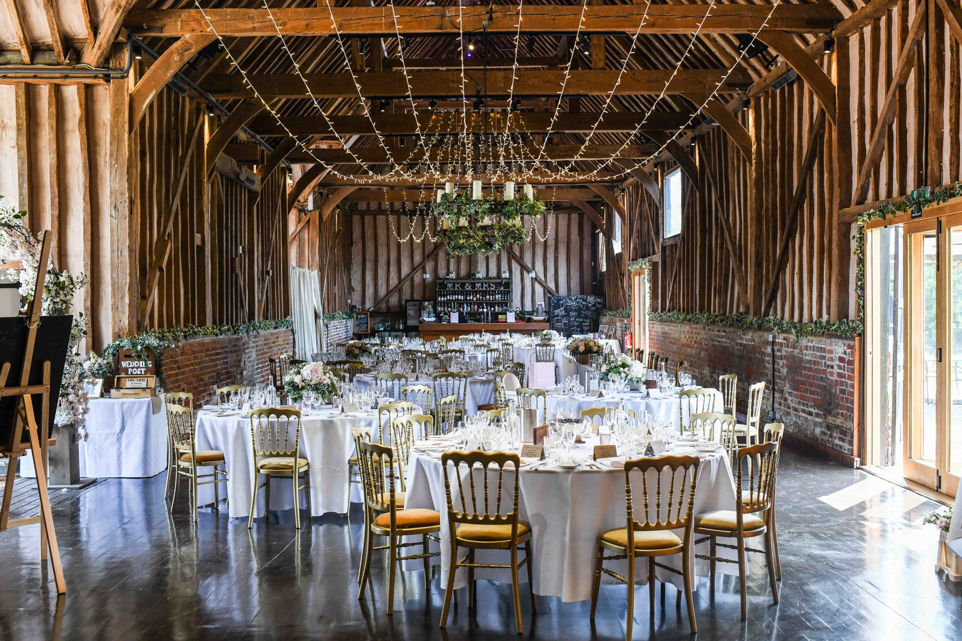 Lillibrook Manor Barn Wedding, Maidenhead, Alexandria Hall Photography (45 of 82).jpg