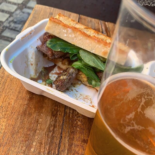 &bull;&bull; London &bull;&bull;
I&rsquo;m eating a fillet steak sandwich and drinking beer In the sun in Covent Garden so yea, it&rsquo;s a good day. @frogbyah @maria.veniero @tamsinhurton #foodietart