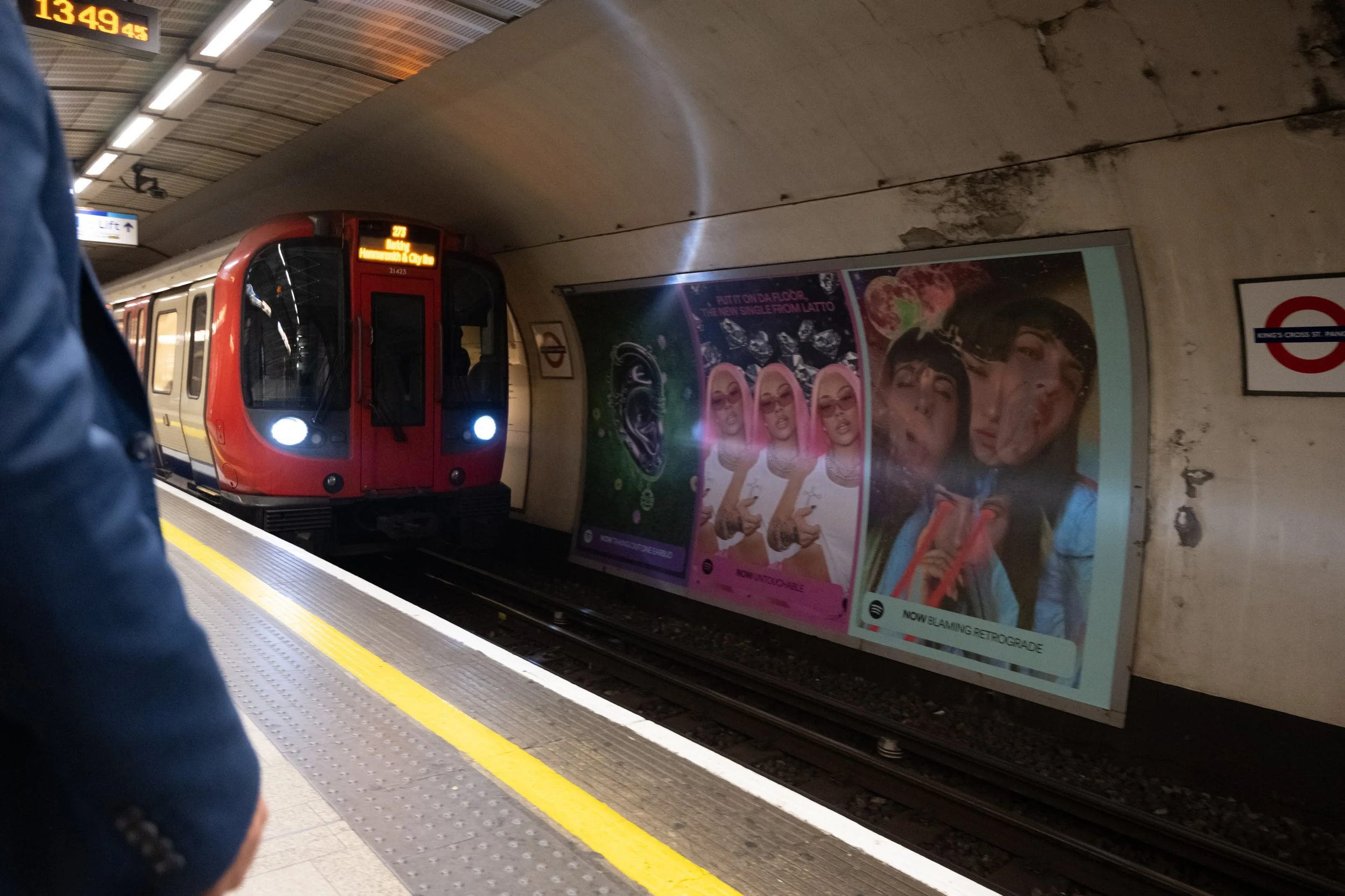 Spotify Now X16 King_s Cross LUL London B_004.jpg