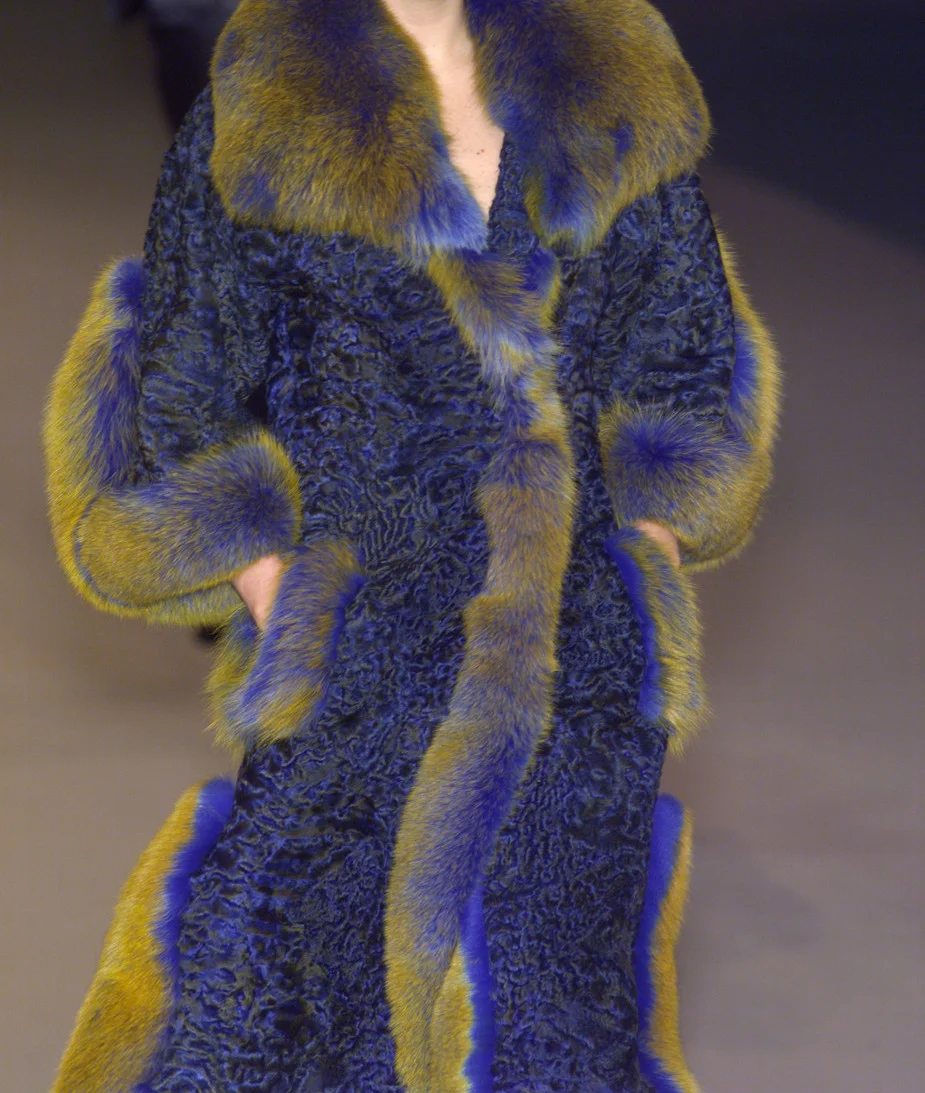 milkstudios:

unicorn-ice:


sonia rykiel f/w 2001


Fur real