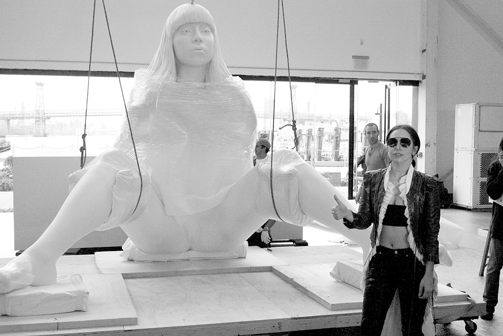 terrysdiary:

Lady Gaga and Lady Gaga by Jeff Koons.