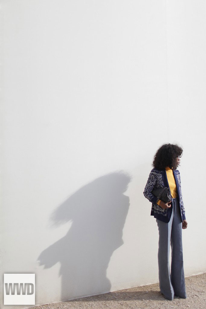 womensweardaily:

They Are Wearing: Paris Fashion Week
Photo by Kuba Dabrowski