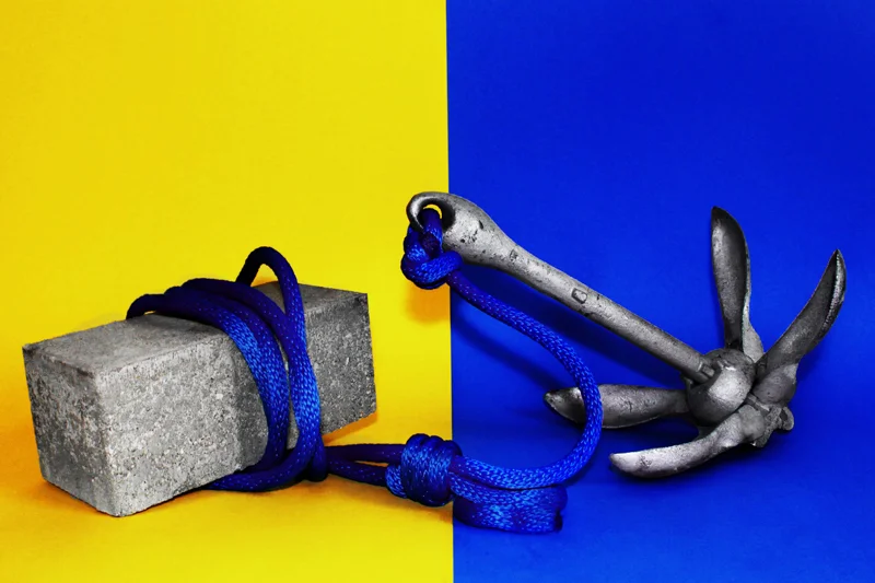 thejogging:

Anchoring down a brick, 2013
Photography
˚  