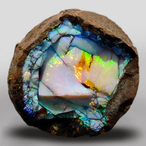 likeafieldmouse:

Ethiopian Opal Geode