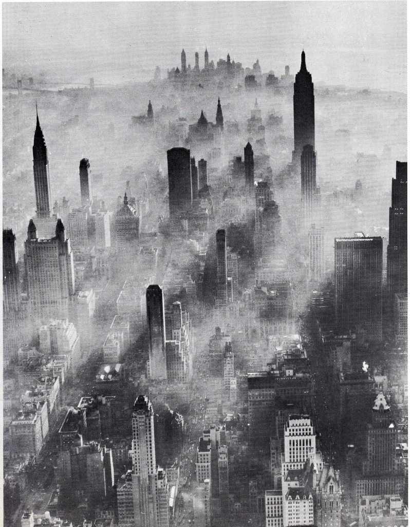 blacksheepboy-:

air view of midtown manhattan looking south in a smoggy day july 1943 (via eralsoto)