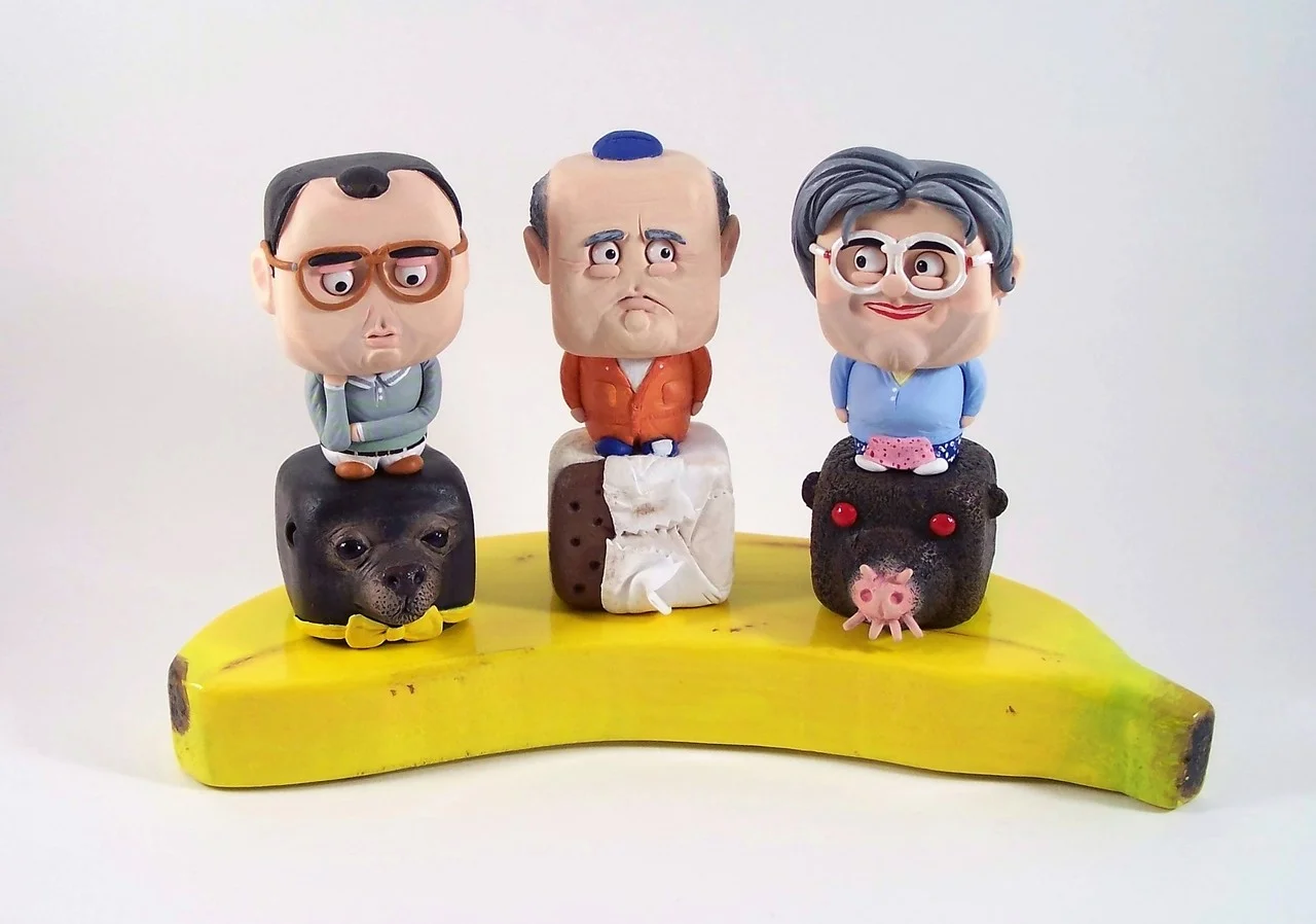 thebluthcompany:

My friend’s brother does some incredible things with clay. 
[Submitted by potionwolf116 ]