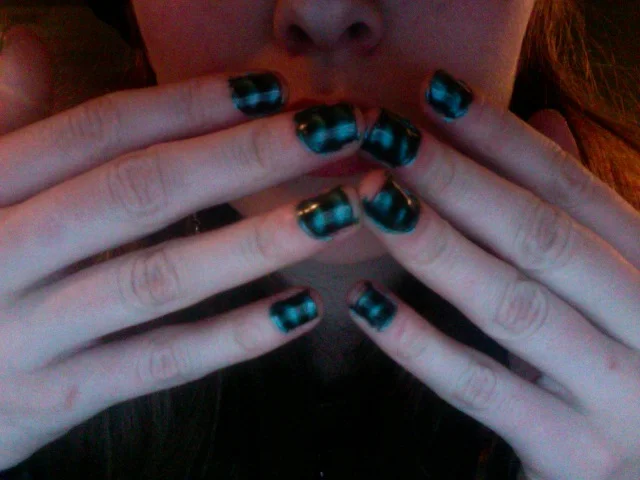 MAGNETIC NAIL POLISH