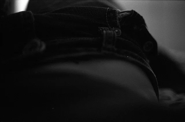 lldn:

bwdoub005c on Flickr.
In those Jeans - Canon F-1, 50mm - Kodak TMax400
