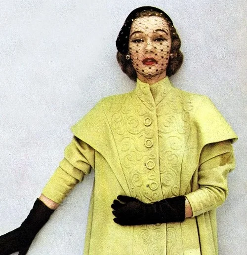 theniftyfifties:

Ladies fashion, 1954.