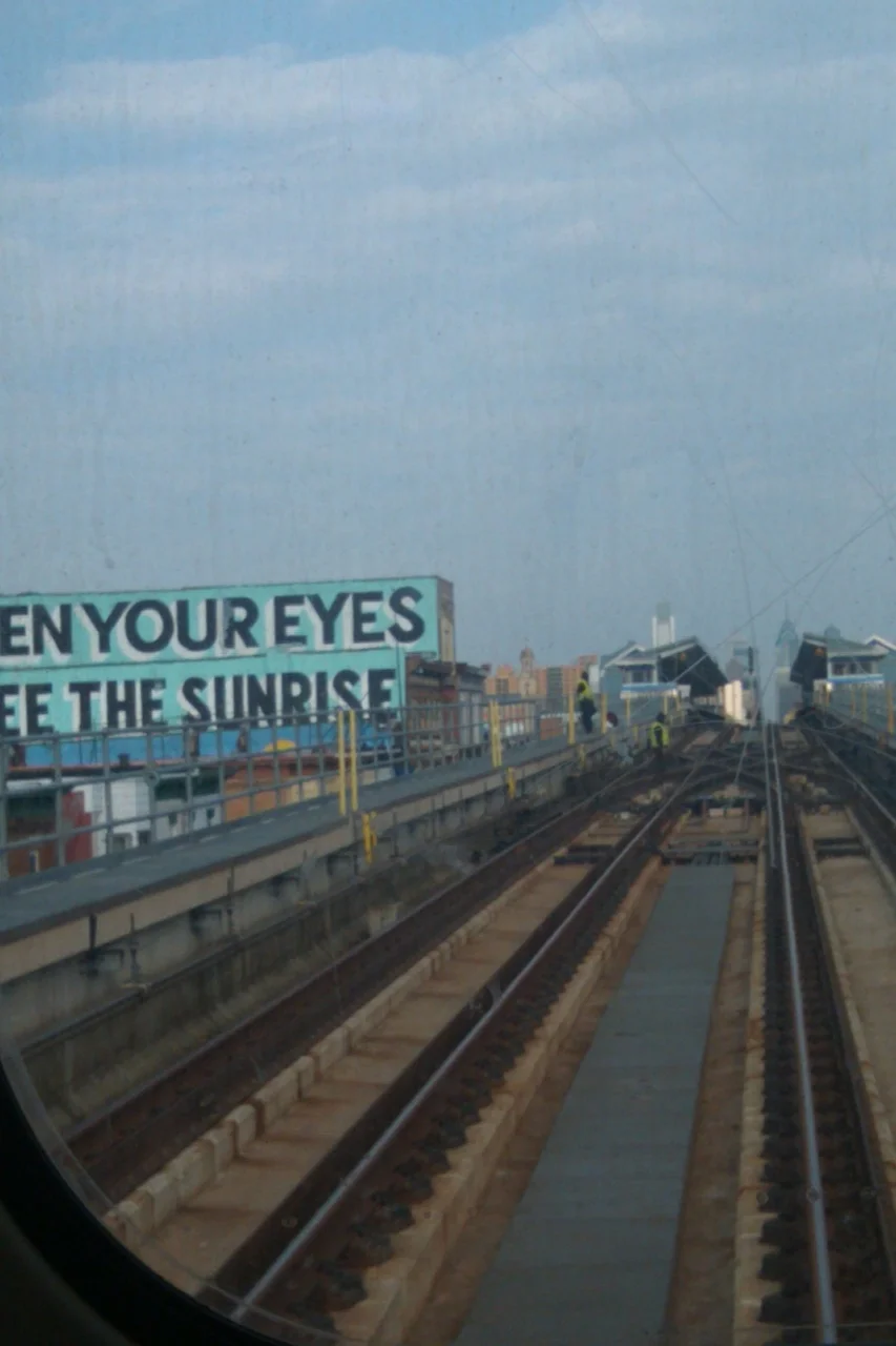 hahamagartconnect:

Good Morning Tumblr Fam. Off to an early start to see what art we can dig up for you today. But let’s start with one of my favorite murals from Stephen Power’s “Love letter to Philadelphia”. The murals run along aside the elevate…