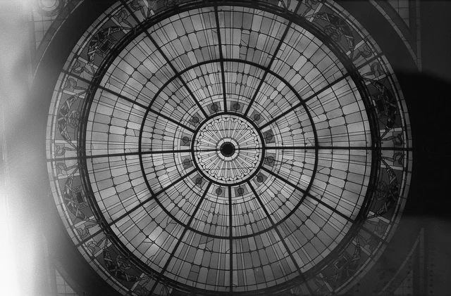 lldn:

bwdoub010b on Flickr.
Look Up - Penn Station, Baltimore, MD - Canon F-1 - Kodak TMax 400