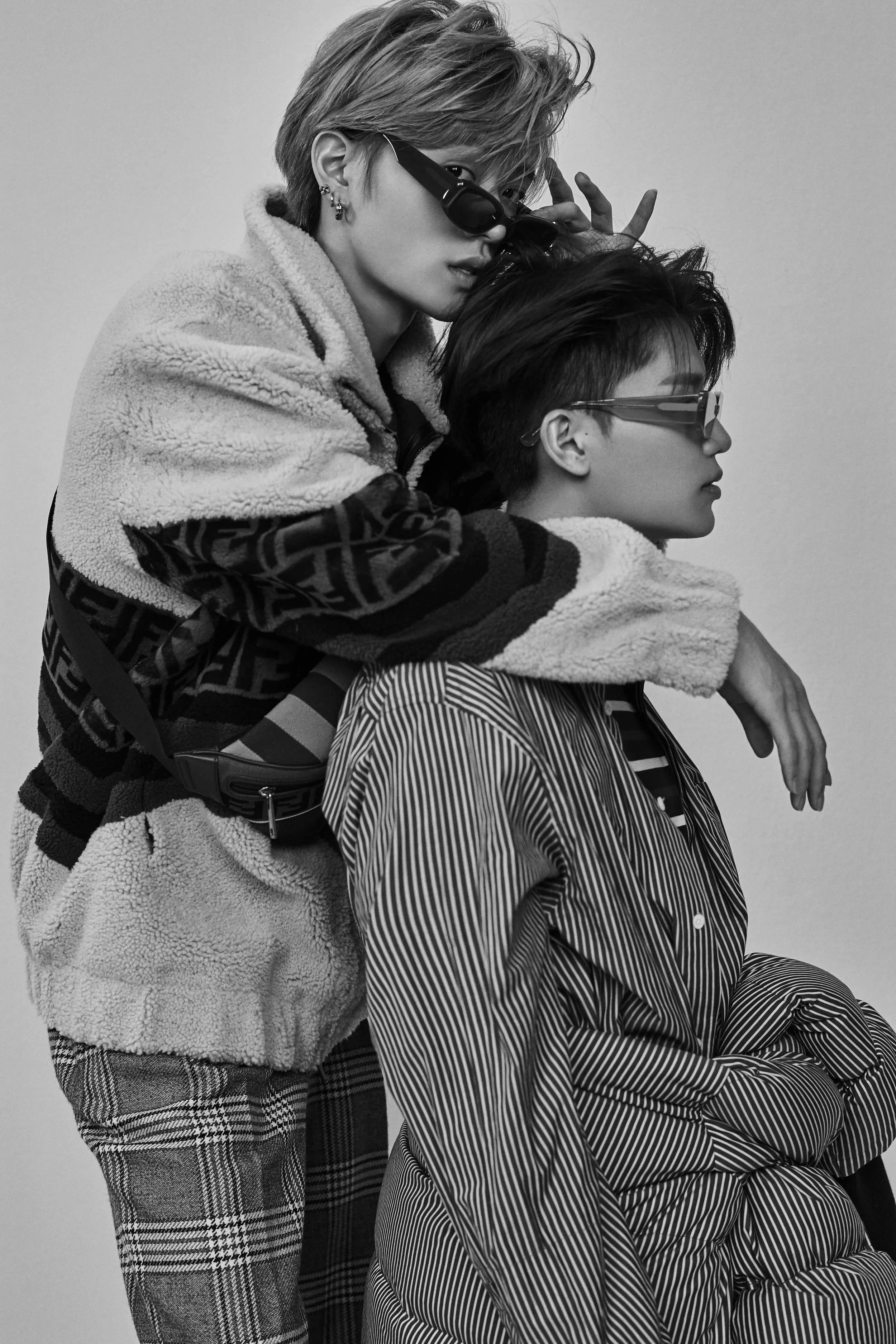 l_officielkorea_24081870414_BW.jpg