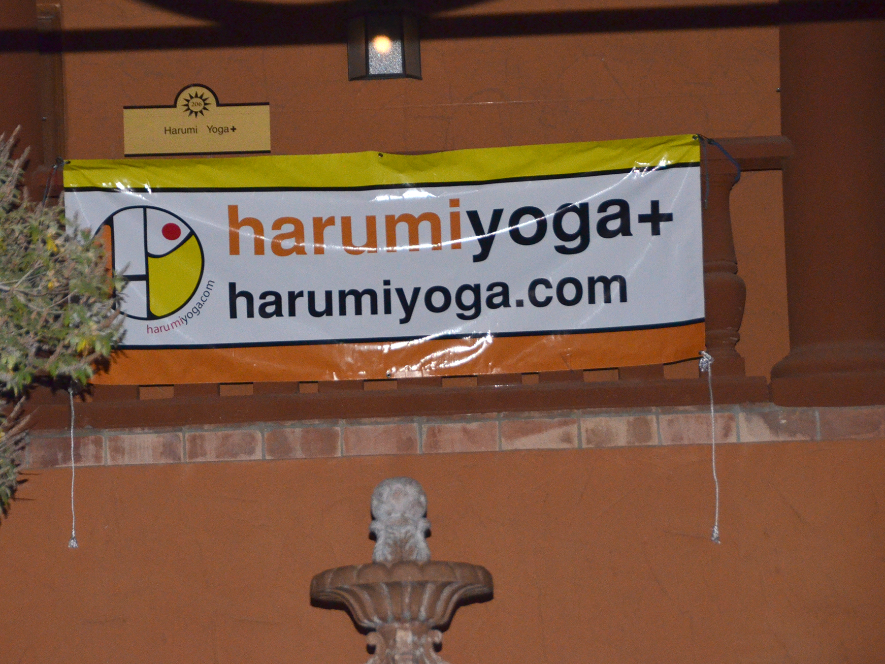 2018-PAINTING_harumi-reception_outside-sign.jpg