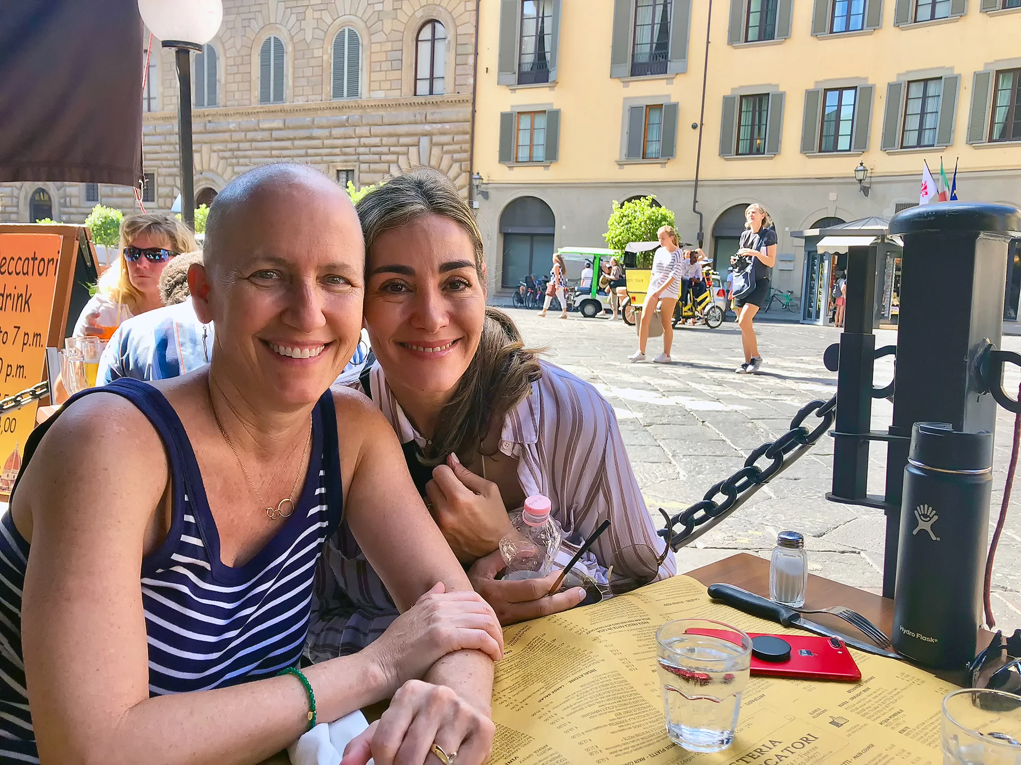 2018-ITALY_firenze_lunch-before-duomo_sara_lisa.jpg
