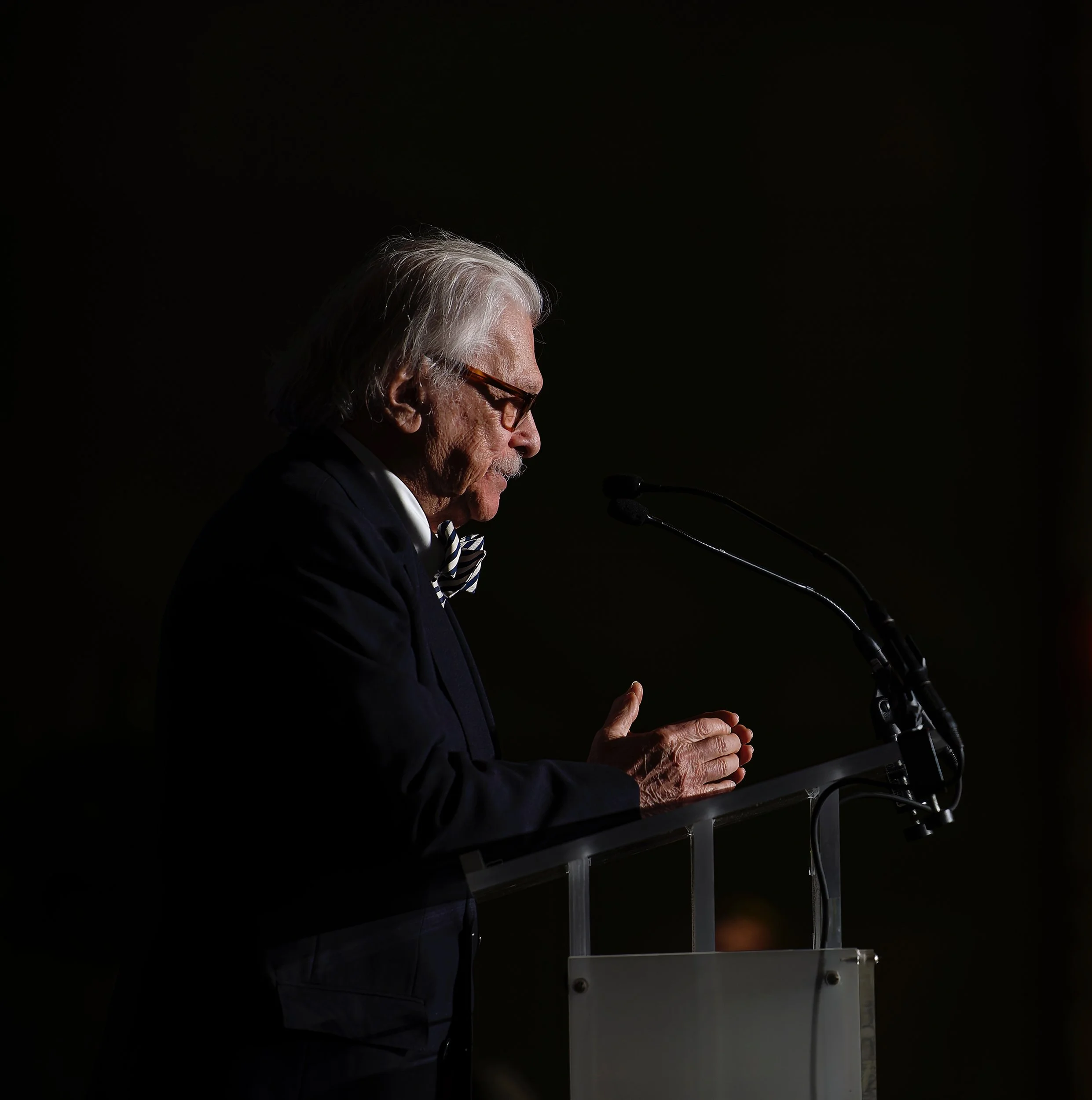 Morris Nathanson accepts the Pell Award in Providence, RI.