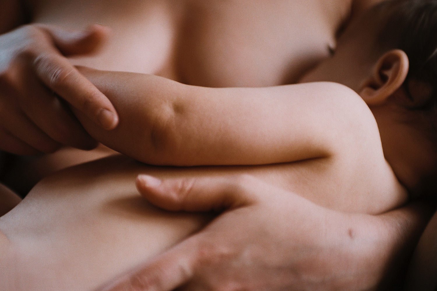 MATERNITY & FAMILY