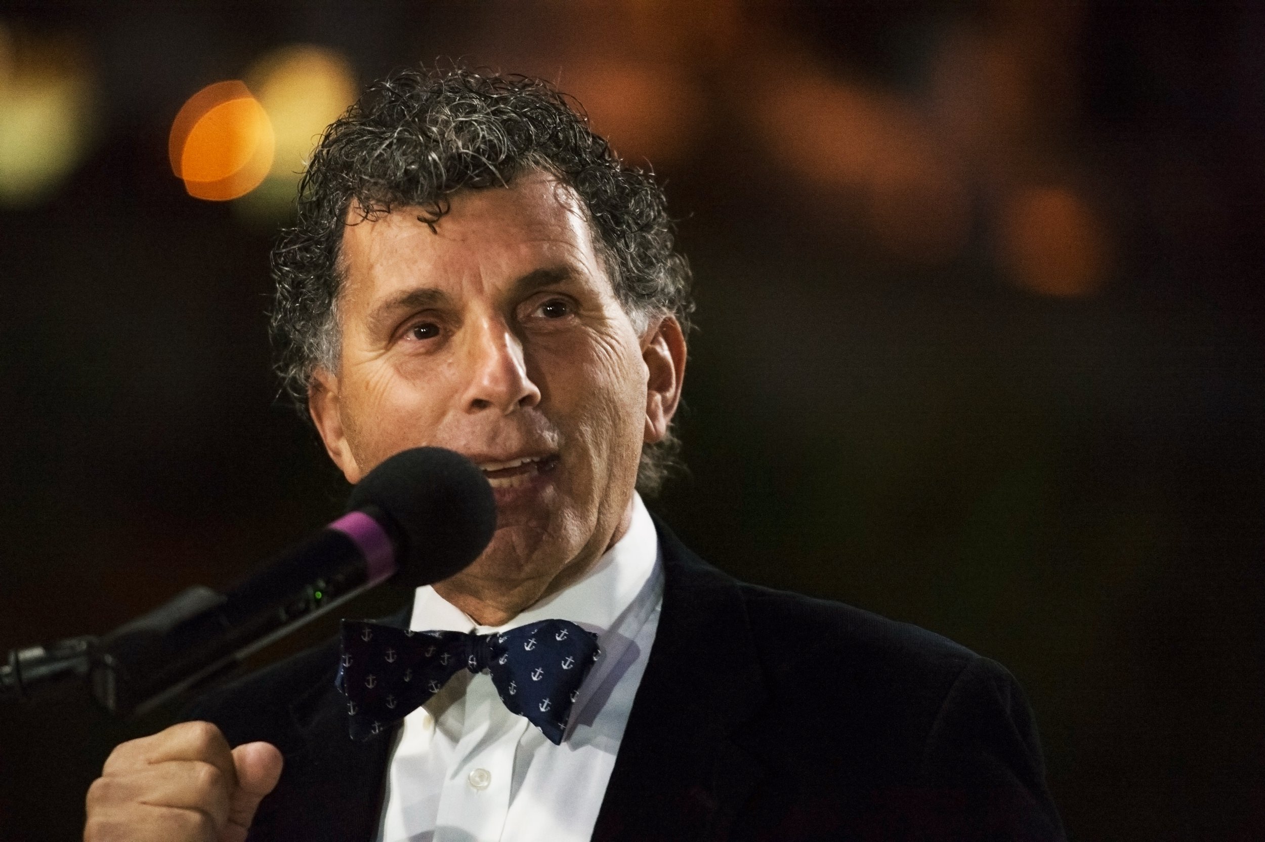 Community member honoring Morris Nathanson