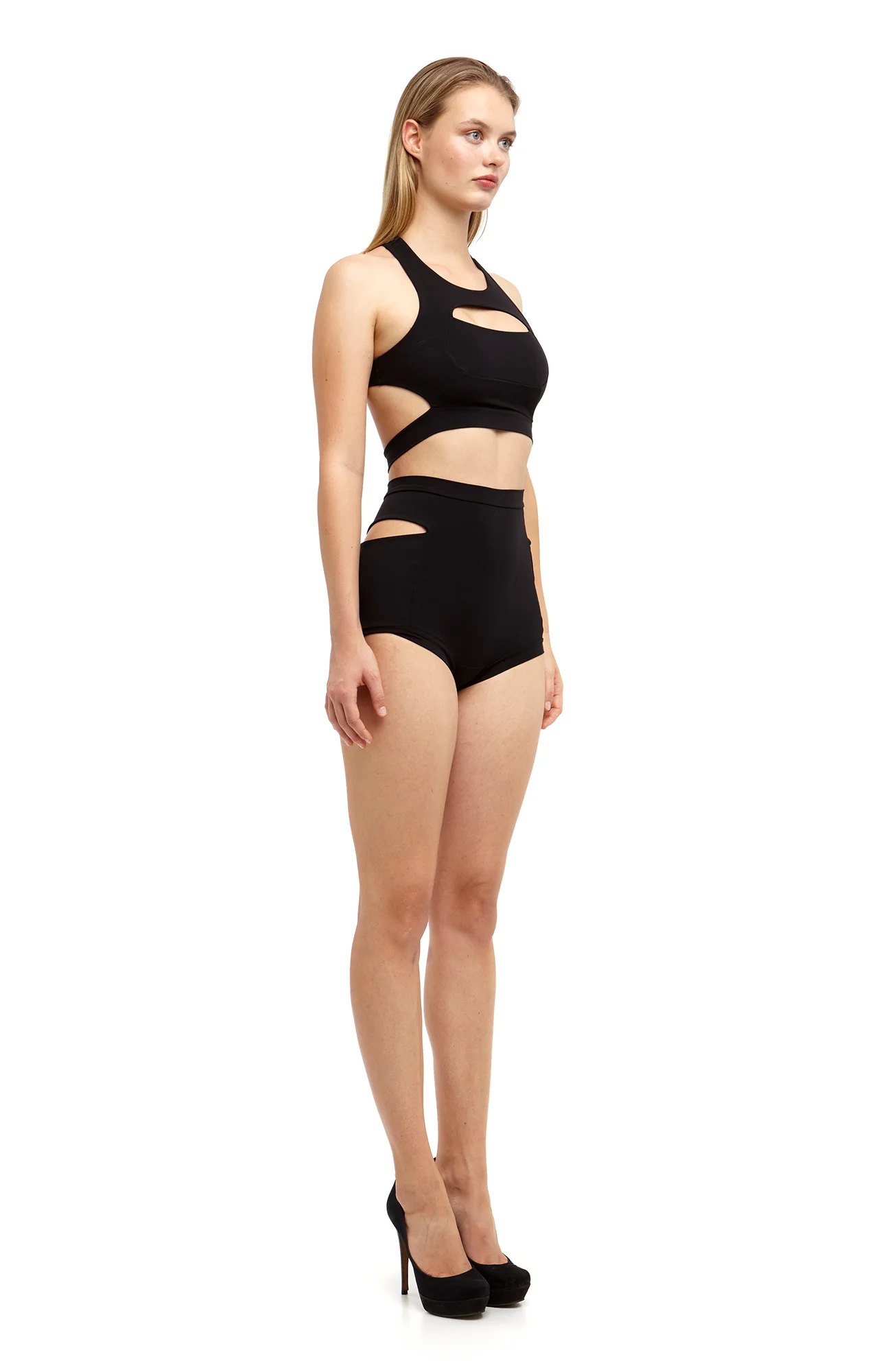 Maya_Sportsbra_Shorts-3fr_web.jpg