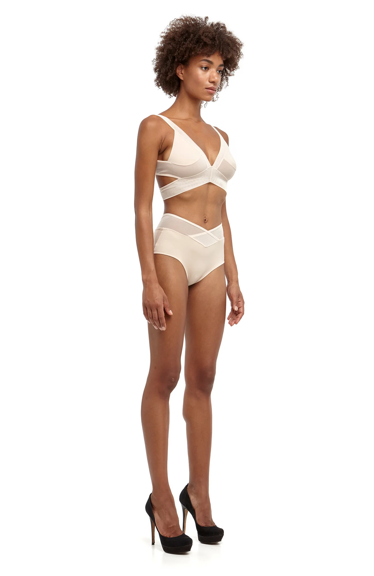 Form_Bra_Brief_powder-3fr_web.jpg