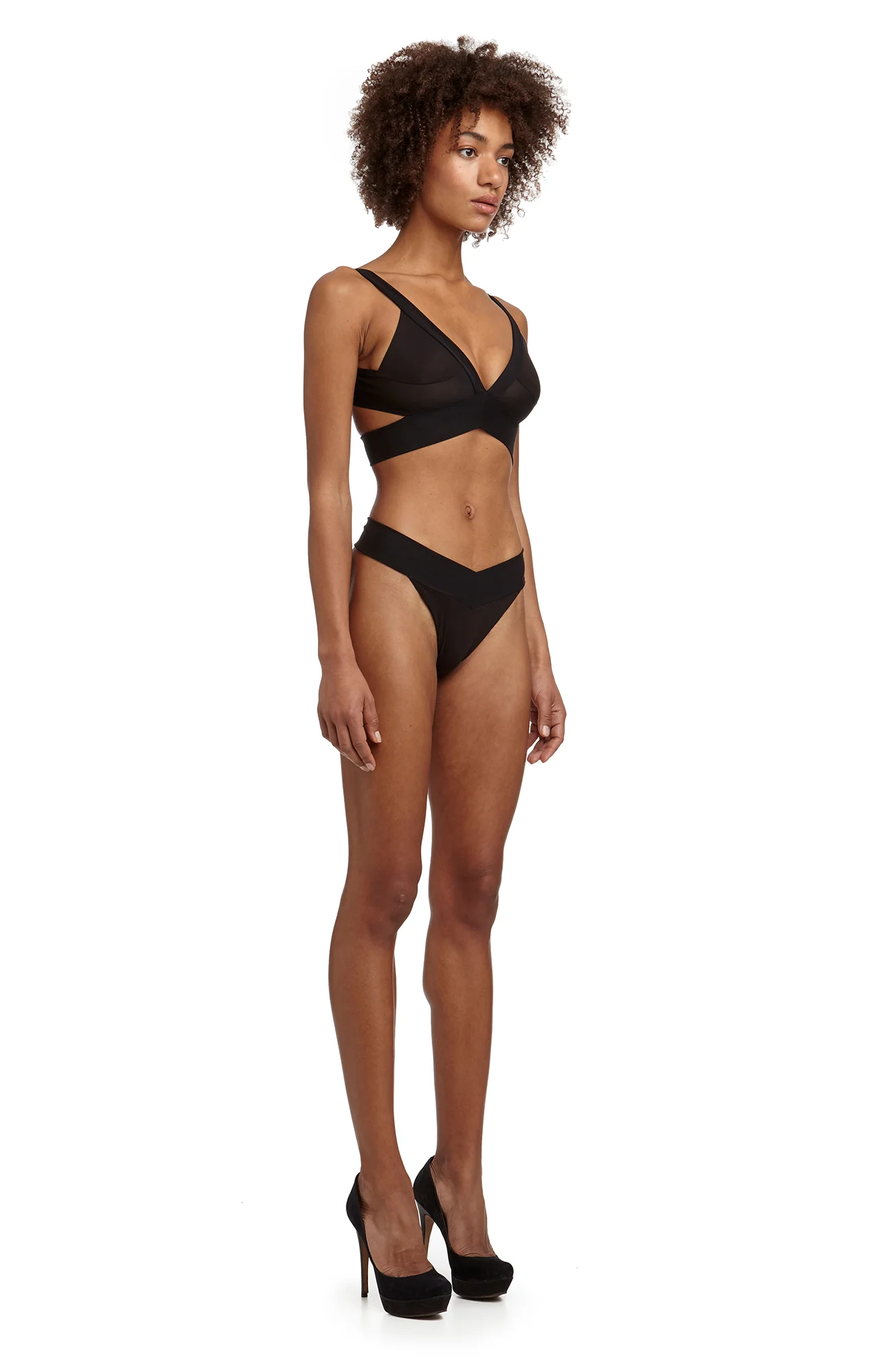 Form_Bra_Thong_blk-3fr_web.jpg